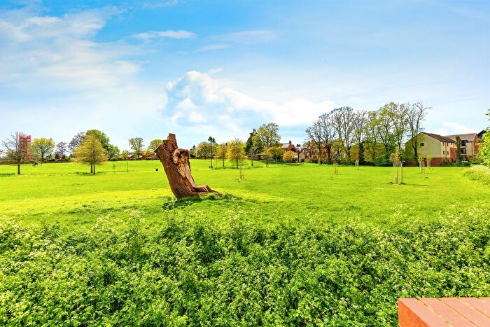 2 Bedroom Flat For Sale In Fields View, Wellingborough, NN8
