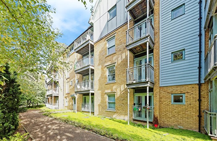 3 Bedroom Flat To Rent In Bingley Court, Canterbury, CT1