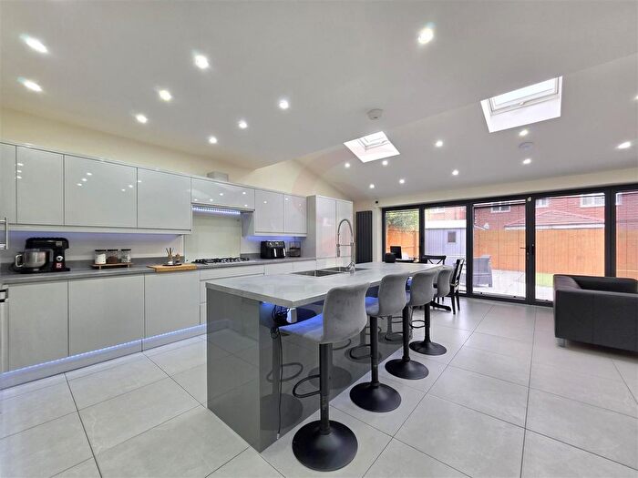 4 Bedroom Detached House To Rent In Hadstock Close, Humberstone, Leicester, LE5