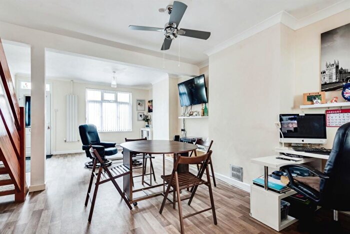 2 Bedroom Terraced House For Sale In Linslade Street, Swindon, SN2