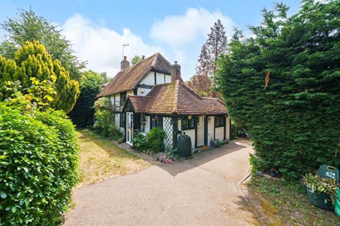 4 Bedroom Detached House For Sale In Lower Henley Road, Reading, RG4