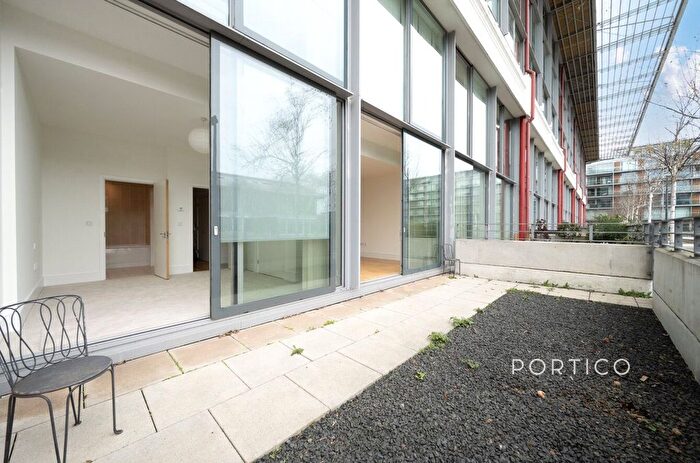 1 Bedroom Flat For Sale In Highbury Stadium Square, London, N5