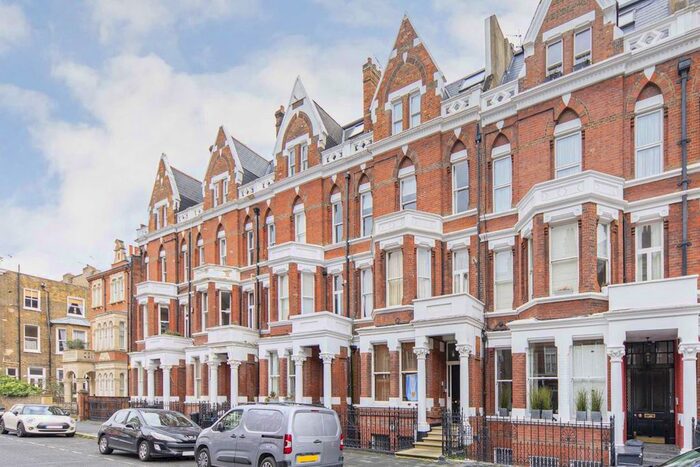 3 Bedroom Flat To Rent In Addison Gardens, London, W14