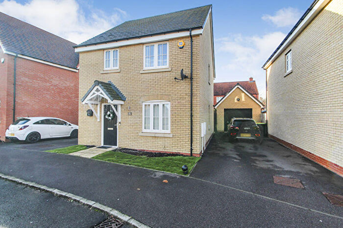 3 Bedroom Detached House For Sale In Fylingdales Avenue, New Cardington, MK42