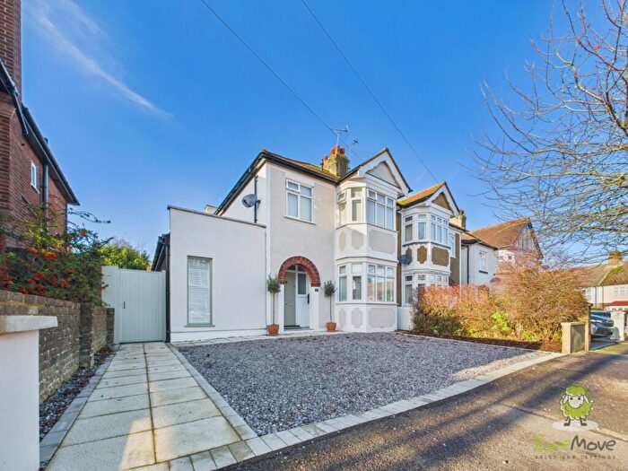 3 Bedroom Semi Detached House For Sale In Extended Open-Plan High Specification Home - Sq Ft, ME7