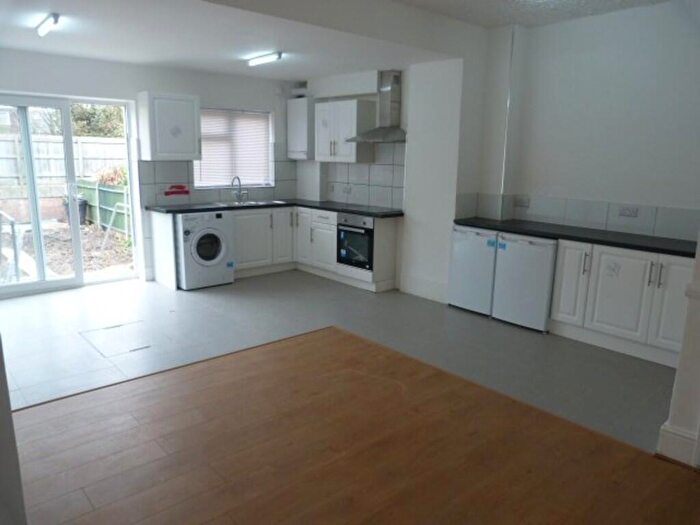 4 Bedroom Terraced House To Rent In Lancaster Road, London, NW10