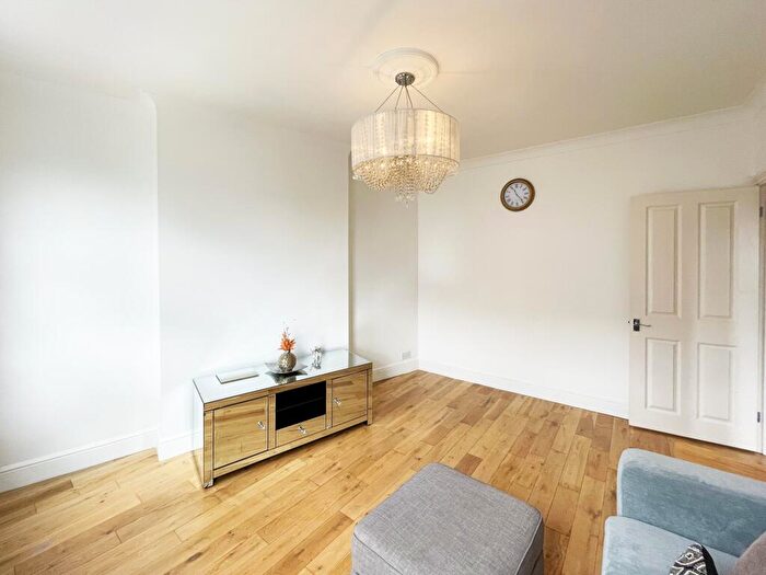 1 Bedroom Flat To Rent In Chamberlayne Mansions, Chamberlayne Road, Kensal Rise, NW10