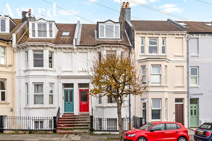 2 Bedroom Maisonette For Sale In Warleigh Road, Brighton, BN1