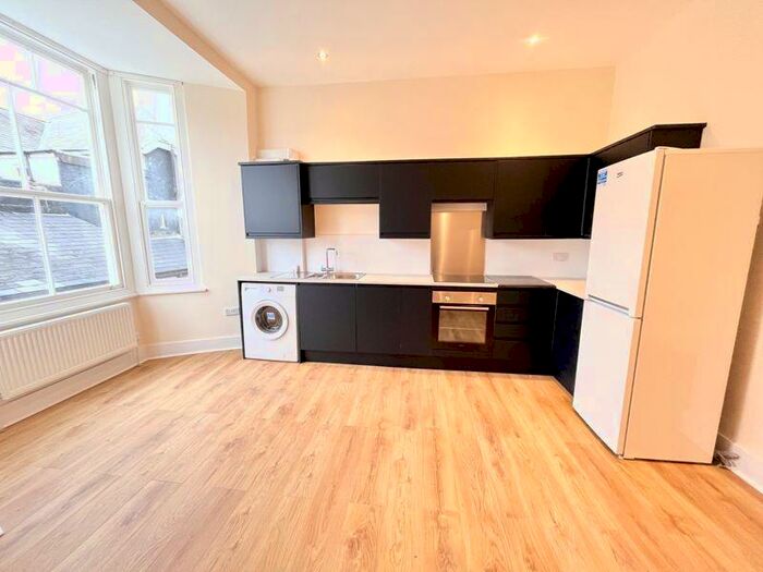 2 Bedroom Flat To Rent In St. James Street, Okehampton, EX20