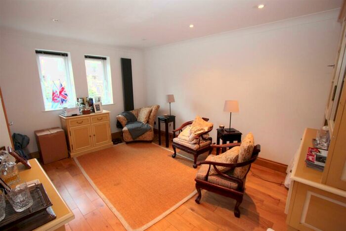 3 Bedroom Terraced House To Rent In Spirit Quay, Wapping, E1W
