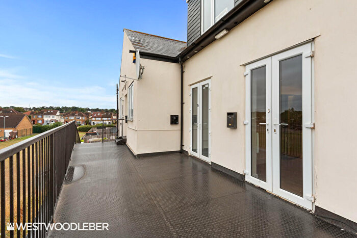 2 Bedroom Apartment To Rent In Rye Road, Hoddesdon, EN11