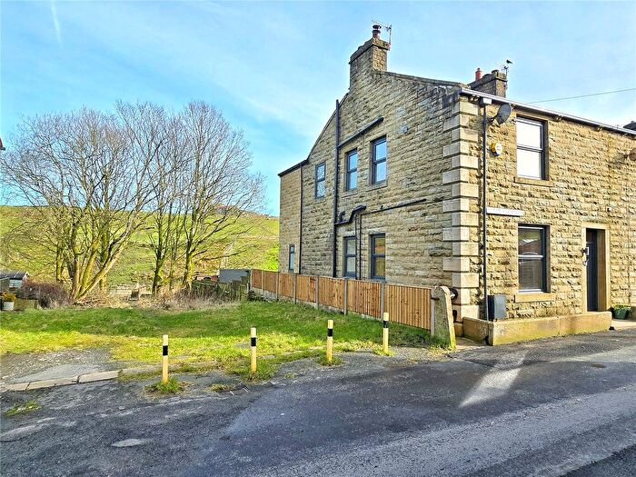 4 Bedroom End Terrace House For Sale In Holme Cottages, Cowpe, Rossendale, BB4