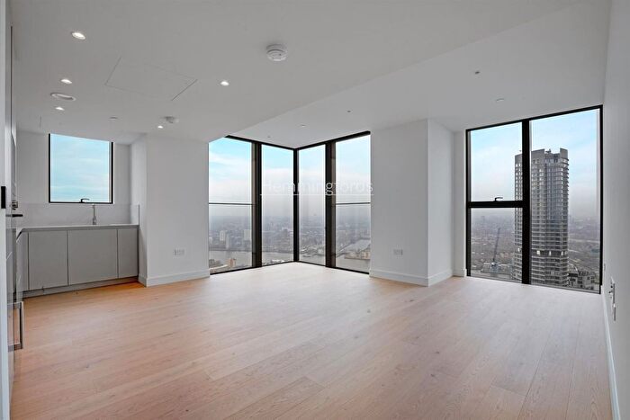 2 Bedroom Flat To Rent In Harcourt Tower, South Quay Plaza, Canary Wharf, E14