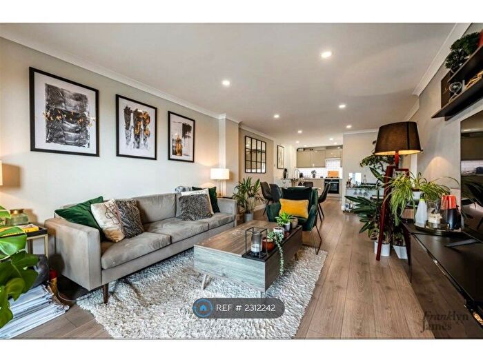 2 Bedroom Flat To Rent In Free Trade Wharf, London, E1W