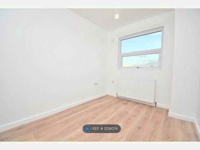 2 Bedroom End Of Terrace House To Rent In Manor Road, Erith DA8