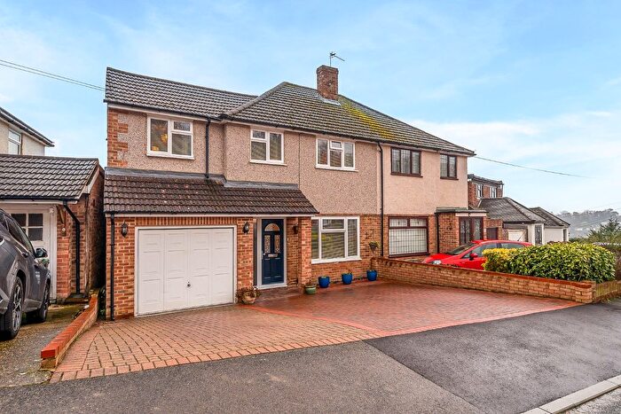 3 Bedroom Semi Detached House For Sale In Coombfield Drive, Dartford, DA2