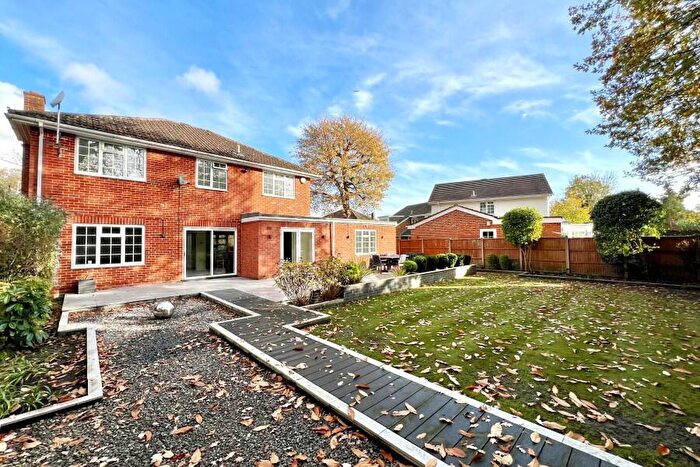 3 Bedroom Detached House To Rent In Pyrford, Woking, Surrey, GU22