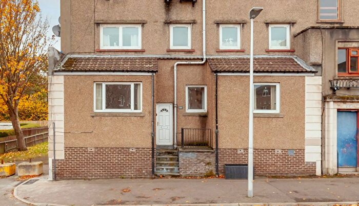 3 Bedroom Flat For Sale In Wester Drylaw Drive, Edinburgh, EH4