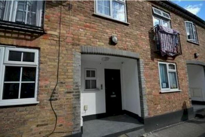 1 Bedroom Flat To Rent In Chesterfield Mews, London, N4