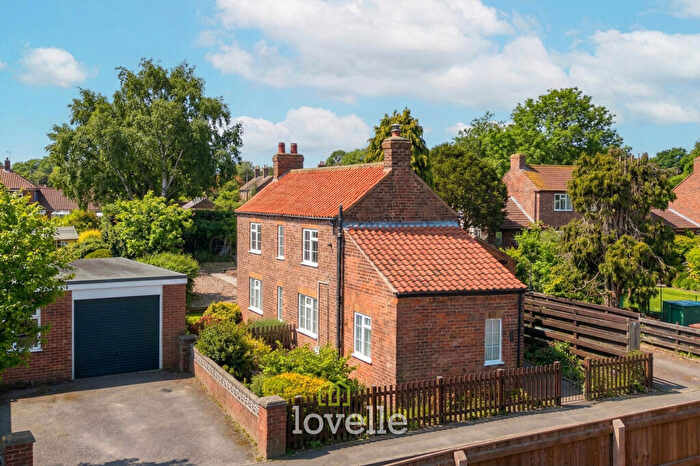 2 Bedroom Detached House For Sale In Pelham Crescent, Keelby, DN41