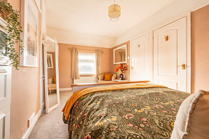 3 Bedroom Terraced House For Sale In Shirehampton Road, Sea Mills, Bristol, BS9