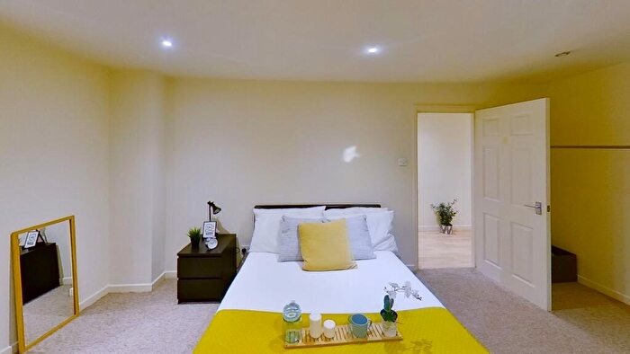 3 Bedroom Flat To Rent In Barker Gate, Nottingham, Nottinghamshire, NG1