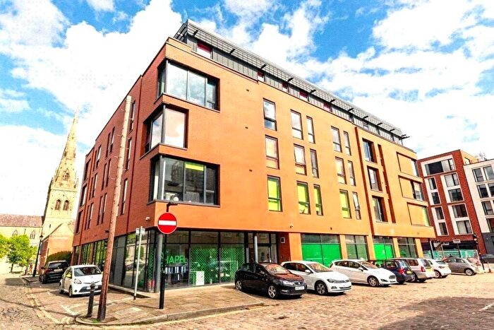 Flat To Rent In Chapel Street, Salford, Manchester, M3
