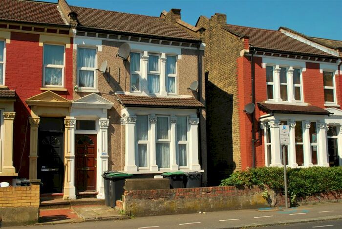 2 Bedroom Flat To Rent In Wightman Road, Harringay, London, N8