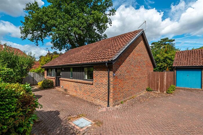 2 Bedroom Detached Bungalow For Sale In Wheatfield Way, Horley, RH6