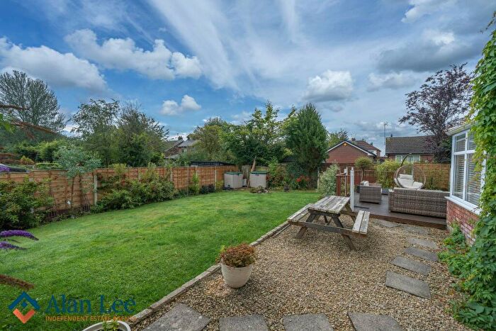 3 Bedroom Mews For Sale In Drummond Way, Macclesfield, SK10