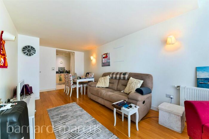 1 Bedroom Flat To Rent In Station Approach, Hayes, UB3