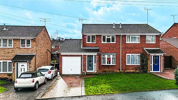 3 Bedroom Semi Detached House For Sale In Merlin Avenue, Nuneaton, Warwickshire, CV10