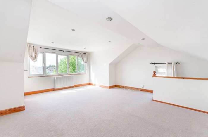 2 Bedroom Flat To Rent In Burlington Road, New Malden, KT3