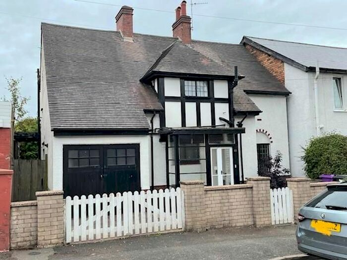 3 Bedroom Detached House To Rent In Alexandra Road, Penn, Wolverhampton, WV4