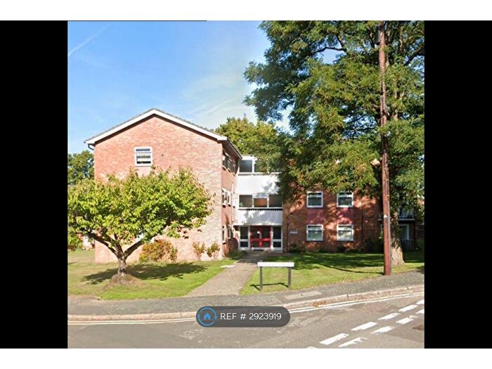 2 Bedroom Flat To Rent In Elleray Court, Ash Vale, GU12