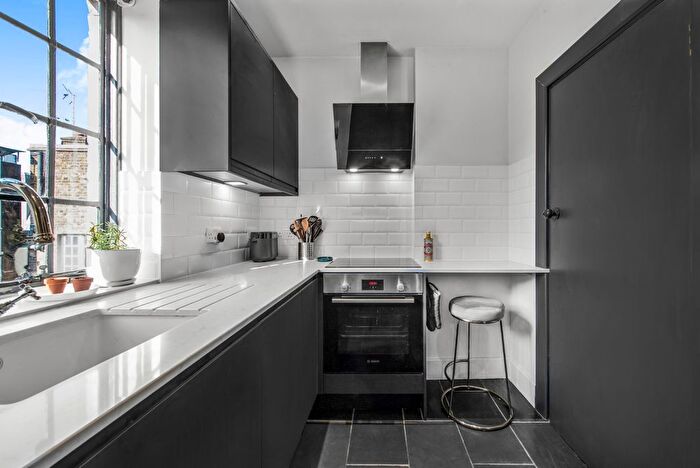 1 Bedroom Flat To Rent In Carisbrooke Court, Weymouth Street, W1G