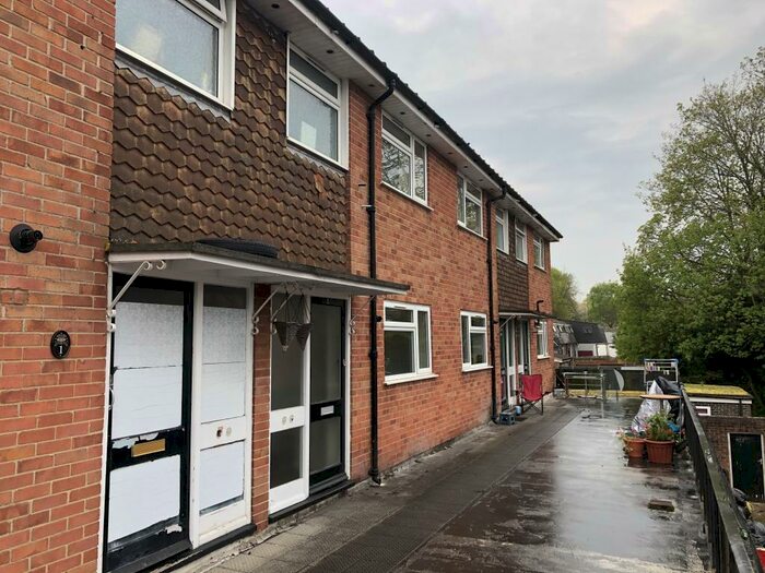 3 Bedroom Maisonette To Rent In Cranbourne, RG21