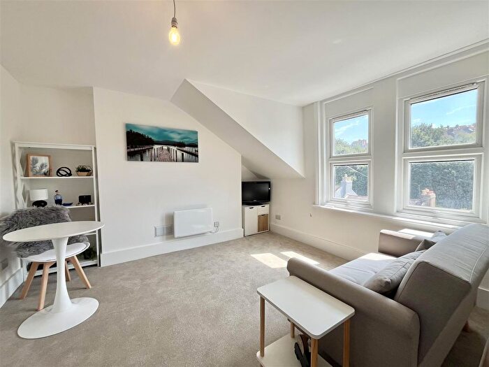 1 Bedroom Flat For Sale In St James's Road, Hastings, TN34