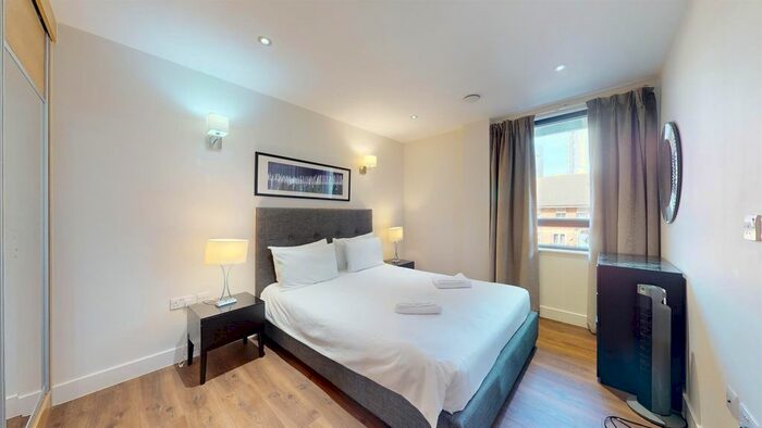 2 Bedroom Flat To Rent In Back Church Lane, Twyne House Apartments, London, E1