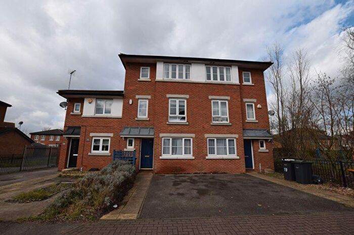 4 Bedroom Terraced House To Rent In Acorn Way, Bedford, MK42