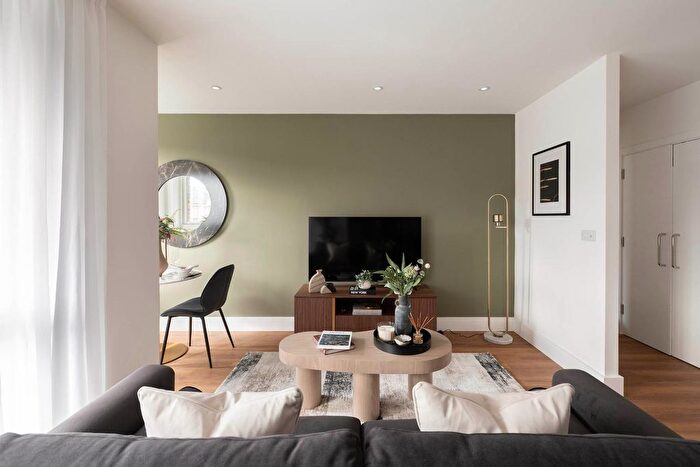 1 Bedroom Flat For Sale In Lower Road, London, SE16