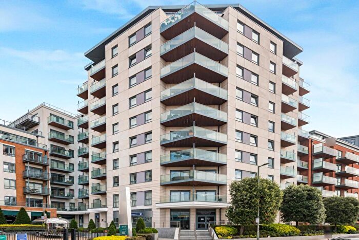 2 Bedroom Apartment To Rent In Aerodrome Road, London, NW9