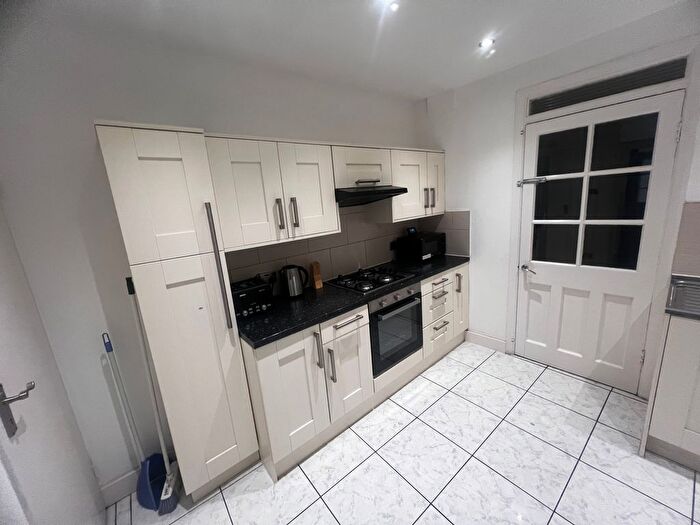 3 Bedroom Terraced House To Rent In Sutton Road, London, E17