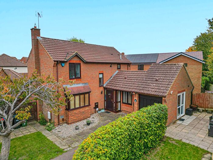 5 Bedroom Detached House For Sale In Delius Close, Browns Wood, MK7