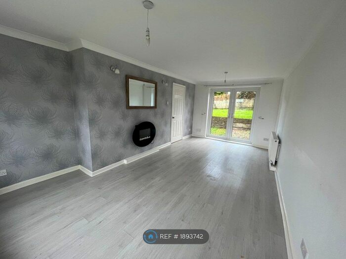 3 Bedroom Semi-Detached House To Rent In Queens Drive, Shafton, Barnsley, S72