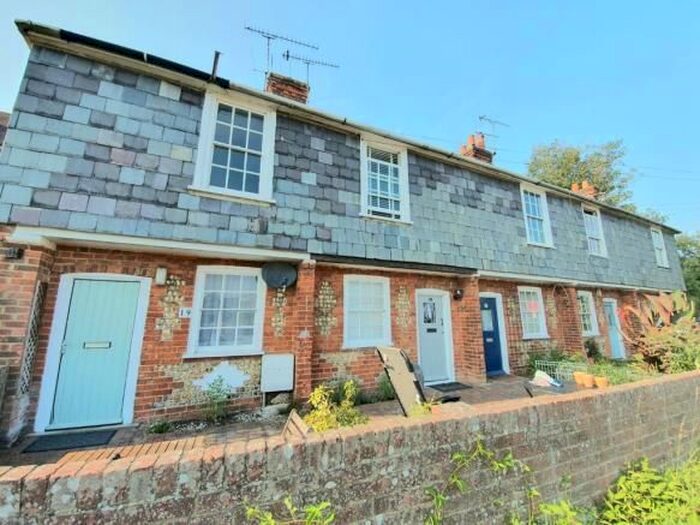 1 Bedroom Cottage To Rent In Mead Lane, Farnham, GU9