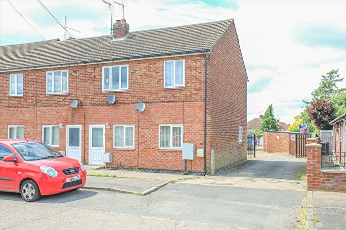 2 Bedroom Flat To Rent In Oxford Street, Finedon, Wellingborough, NN9