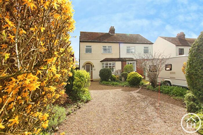 3 Bedroom Semi Detached House For Sale In Park Avenue, Sittingbourne, ME10