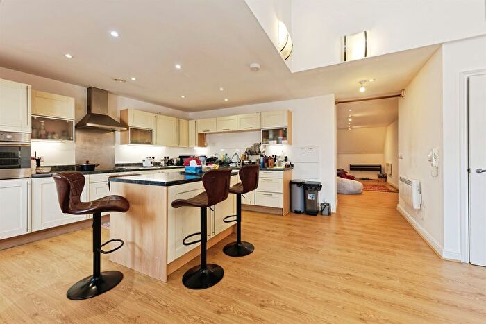 4 Bedroom Flat For Sale In Great Stour Mews, Canterbury, CT1