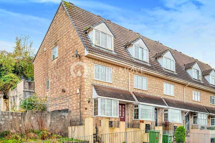 4 Bedroom End Of Terrace House To Rent In Austin Crescent, Plymouth, Devon, PL6